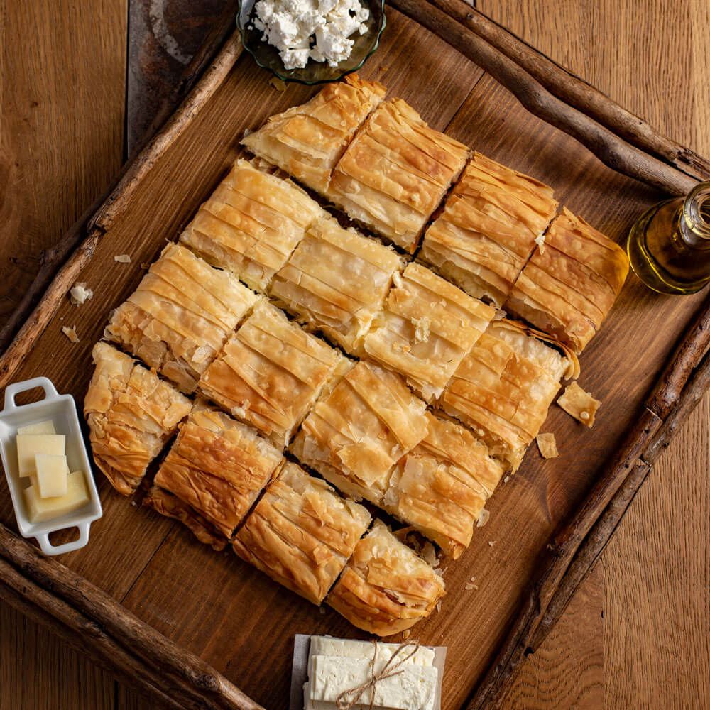 Greek cheese pie filled with graviera Naxou - 900g
