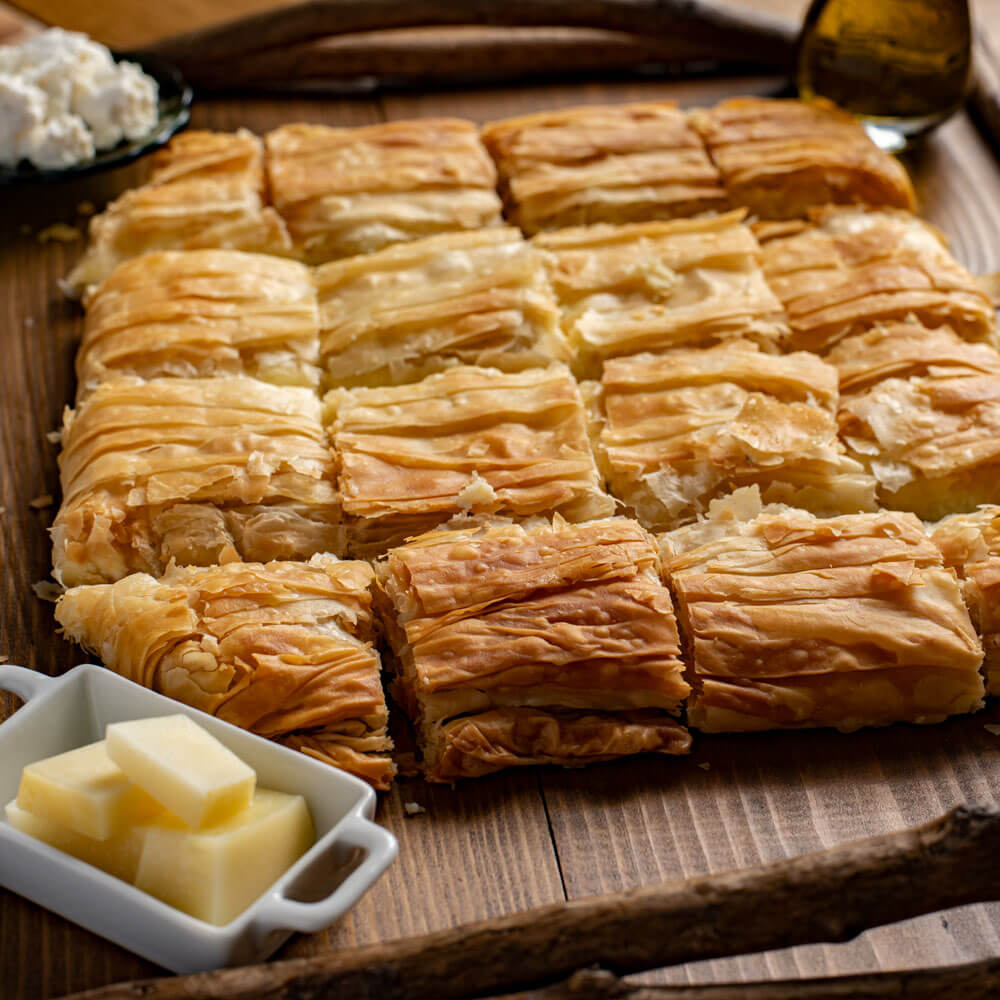 Greek cheese pie filled with graviera Naxou - 900g